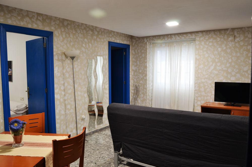 Marques De Guadiaro 1 Apartamentos Малага Екстериор снимка